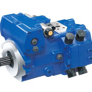 Rexroth Axialkolben-Verstellpumpe A30VG: Die 2-Kreisverstellpumpe in Schrägscheibenbauart mit integrierter Speisepumpe ist mit einer Baulänge von nur 300 mm in der Nenngröße 28 die mit Abstand kompakteste Pumpe ihrer Art. Baljer & Zembrod realisiert mit ihr eine hydraulische Differentialsperre und verhindert so ein Durchdrehen der Räder auch bei unterschiedlichen Radlasten.