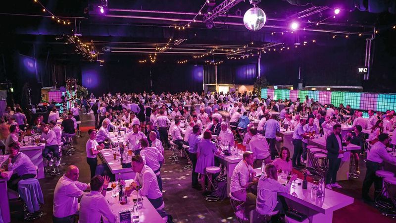 Die Verleihung des Automotive Business Awards hat sich mittlerweile als Branchenevent etabliert. Mehrere Hundert Gäste waren am Dienstagabend in Würzburg zu Gast ... (Bild: Stefan Bausewein)