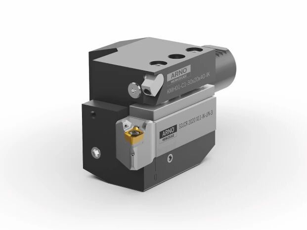 Die von Arno ebenso hybrid hergestellten Klemmhalter mit Innenkanälen für das KSS erhöhen die Prozesssicherheit und verbessern durch zielgerichtete Kühlung die Oberflächengüte der damit gedrehten Bauteile. (Bild: Arno)