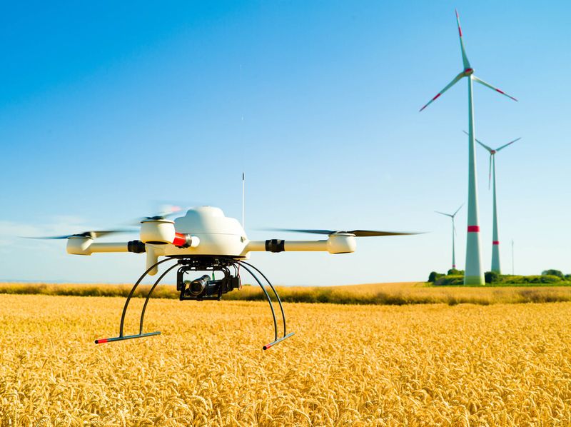 ...die Überwachung von Windkraftanlagen... (microdrones)