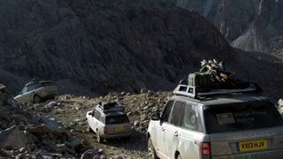 Eine Testfahrt der besonderen Art: drei Range Rover Hybrid auf dem Weg nach Asien (Land Rover)