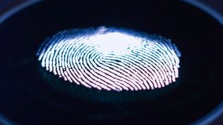 Eine digitale Identität ist ein Nachweis, mit dem sich erkennen lässt, wer ein Gerät, eine Anwendung oder eine Person im Netzwerk ist. (Bild: frei lizenziert)