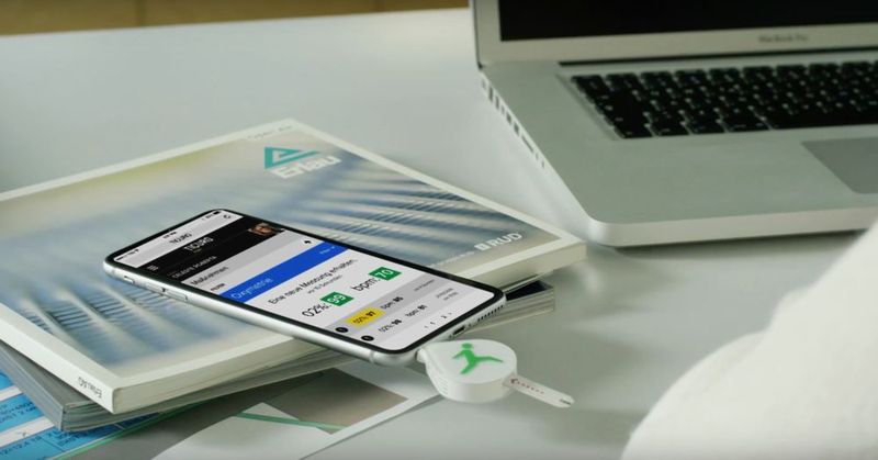 Medizinische Daten werden teilweise mithilfe von Systemen erfasst, die direkt an ein Smartphone angekoppelt werden. (Bild: Ticuro Reply)