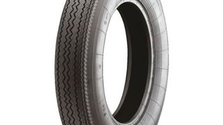 Zeitgenössische Oldtimerreifen bietet Heidenau jetzt unter anderem auch in der typischen „Käfergröße“ 5.60-15 an. (Reifenwerk Heidenau)