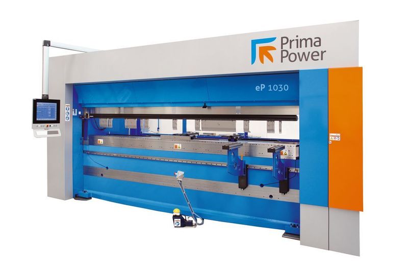 Eine Abkantpresse EP 1030 steht ebenfalls bereit. (Prima Power)