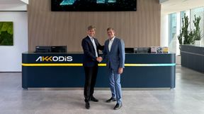 Thomas Klukas (links) und Giles Guidicelli (rechts) im Rahmen des Führungsübergangs bei Akkodis 
Deutschland. (Bild: Akkodis)