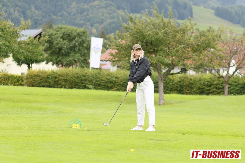 Jennifer Hoecker von Interseroh macht das schon gut.  (Stephan Dietl)