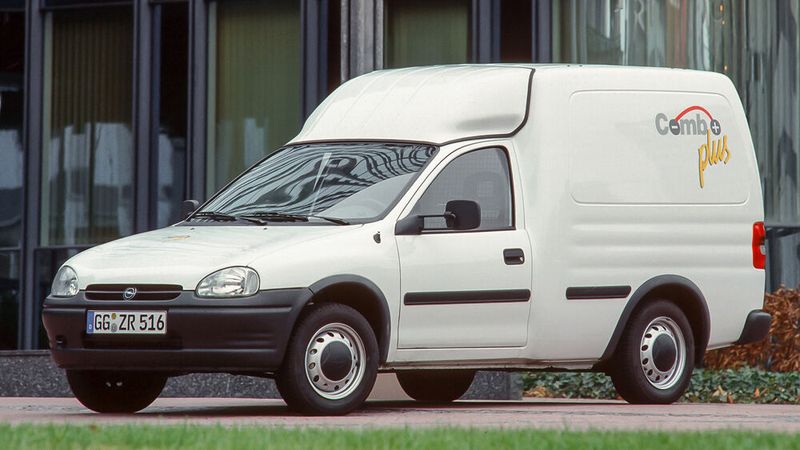 1995 ergänzte der „Opel Combo“ die E-Versuchsflotte. (Bild: Opel / Stellantis)
