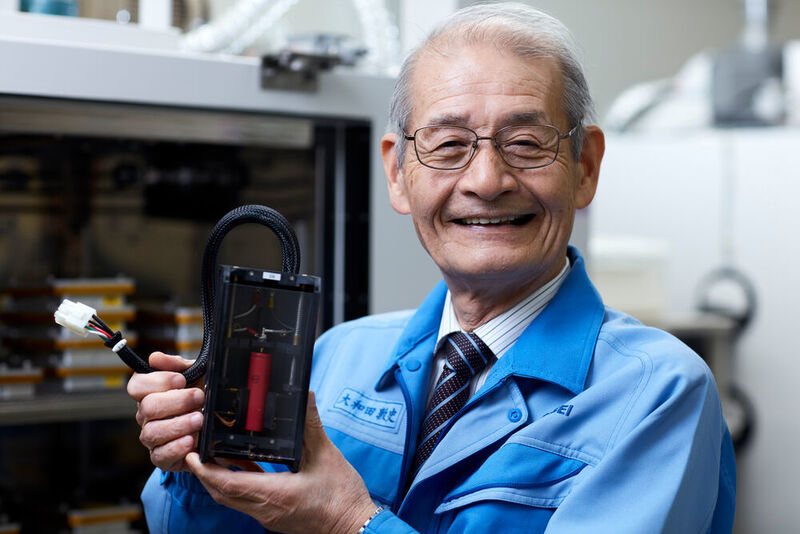 Yoshinos erste wiederaufladbare Lithium-Ionen-Batterie wurde 1983 hergestellt.  (EPO/Heinz Troll)