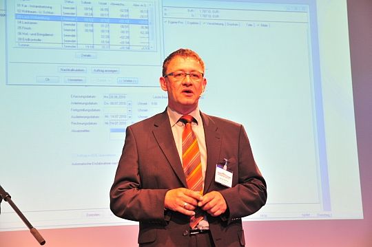 Bernd Albrecht vom Softwareunternehmen UCS rief die Werkstätten dazu auf, ihre Betriebsdaten per EDV zu erfassen. (Archiv: Vogel Business Media)