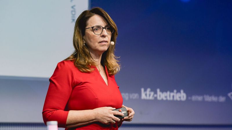 Keynote-Speakerin an Tag eins war VDIK-Präsidentin Imelda Labbé. Sie sprach über die Herausforderungen und Chancen im Automobilvertrieb. (Stefan Bausewein)