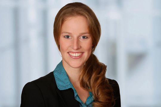 Ausgezeichnet wurde KonI4.0 und damit auch Caren Dripke, Gruppenleiterin Industrielle Steuerungstechnik am ISW. Ausgezeichnet wurde KonI4.0 und damit auch Caren Dripke, Gruppenleiterin Industrielle Steuerungstechnik am ISW.