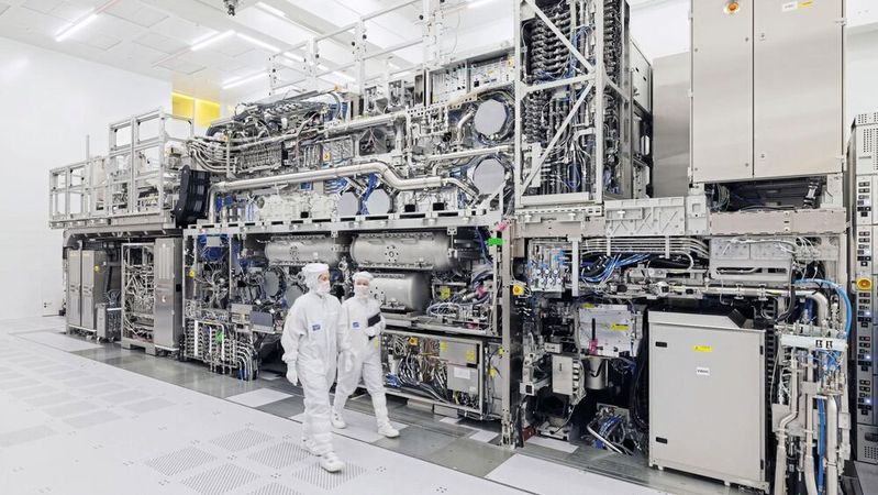High-NA-EUV-Anlage von ASML: High-End-Fertigungstechnologie des niederländischen Ausrüstungsherstellers soll trotz Exportverboten nach China gelangt sein. ASML weist die Vorwürfe zurück.(Bild:  ASML)