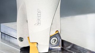 Bei Helido-Trigon-Fräswerkzeugen kommen dreieckige Wendeschneidplatten mit doppelt positiver Schneidengeometrie zum Einsatz. (Bild: Iscar)