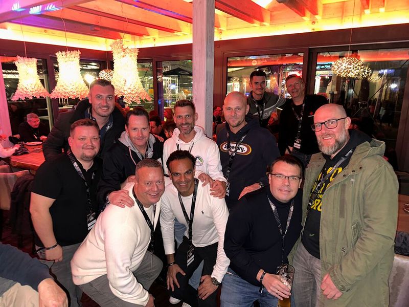 Das FUJITSU Team mit Markus Hollerbaumi u. Christian Eisener (S&K) und Ralf Schweitzer (GSD).  (Bild: Vogel IT-Medien)