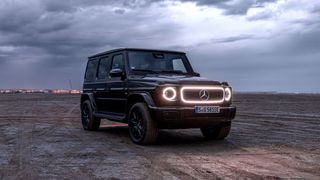 Mercedes setzt die G-Klasse unter Strom – auf Wunsch komplett. Die Verbrenner haben Mild-Hybrid-Unterstützung. (Bild: Mercedes-Benz)