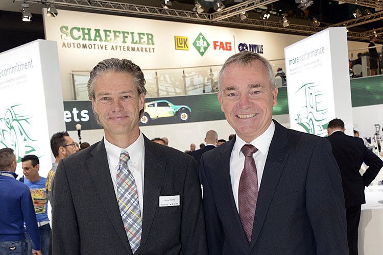 Michael Söding (Vorsitzender der Geschäftsleitung) und Norbert Indlekofer (CEO Automotive) von Schaeffler. (Foto: Schramböhmer)