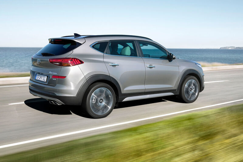 Der neue Tucson kommt mit zwei Selbstzündern und zwei Benzinern: Die beiden 1,6-Liter Benziner leisten entweder 97 kW/132 PS oder 130 kW/177 PS, wobei der stärkere zusätzlich zum Frontantriebler auch als Allradler erhältlich ist. (Hyundai)