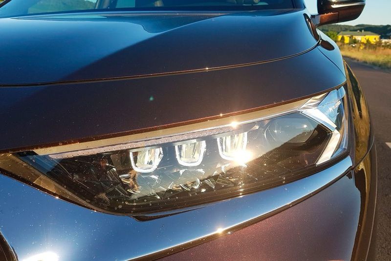 Auch die Scheinwerfer mit integrierten LED-Modulen sind ein Blickfang. (Mauritz/»kfz-betrieb«)