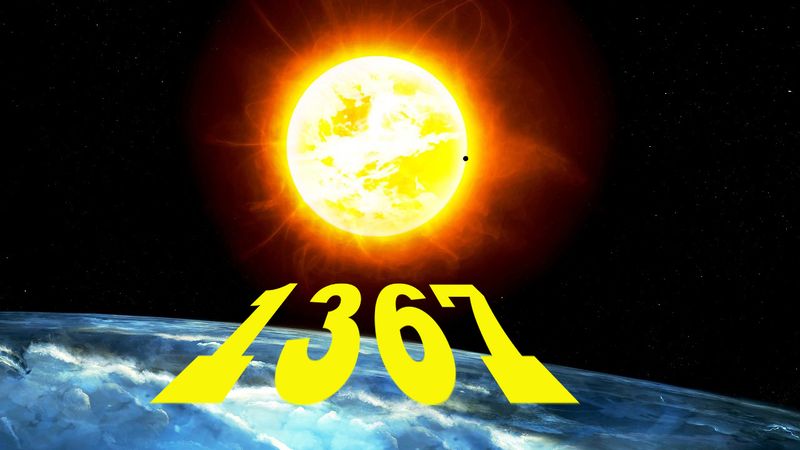 W/m² beträgt die Strahlungsleistung der Sonne am oberen Rand der Atmosphäre. Die Solarkonstante unterliegt mehr Schwankungen, als der Name vermuten lässt – es handelt sich um eine über das Jahr gemittelte Zahl und keine Naturkonstante. Die Strahlung liefert die Energie für das Klima auf unserer Erde. (kj) (Bild: Pixabay unter CC0 Public Domain)