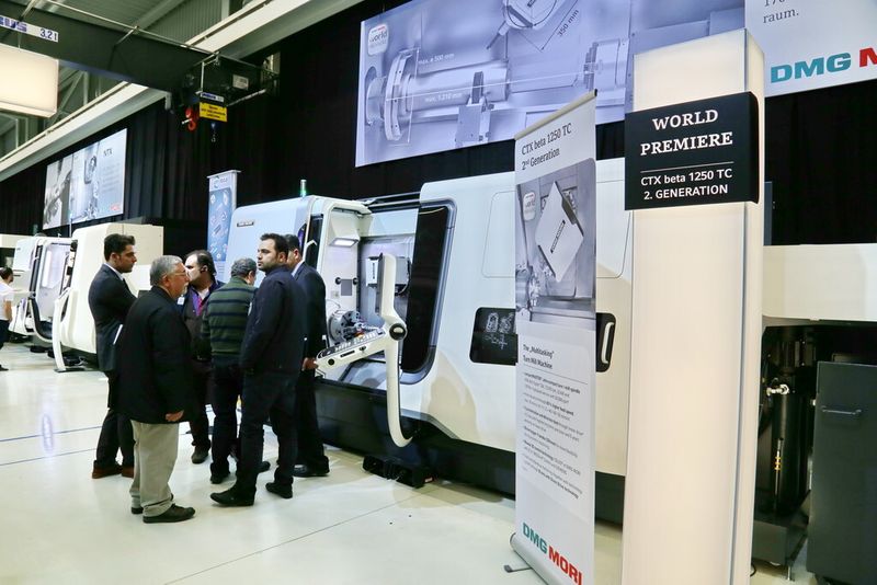 Die CTX beta 1250 TC der 2. Generation mit neuer, nur 350mm langen Dreh-Frässpindel Compactmaster, die einen Raumgewinn von 170mm verschafft. (Bild: Anne Richter, SMM)