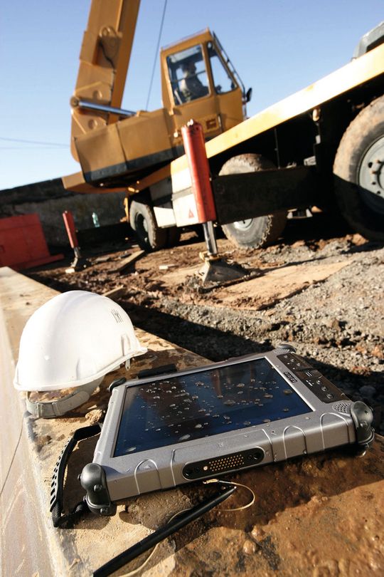 Robustes Industrie-Tablet im Einsatz(Bild:  Xplore Technologies)