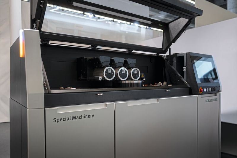 Bei Schaeffler Special Machinery gestalten mehr als 1.500 Mitarbeiter an weltweit 14 Standorten innovative additive Fertigungstechnologien. (Bild:  Schaeffler)
