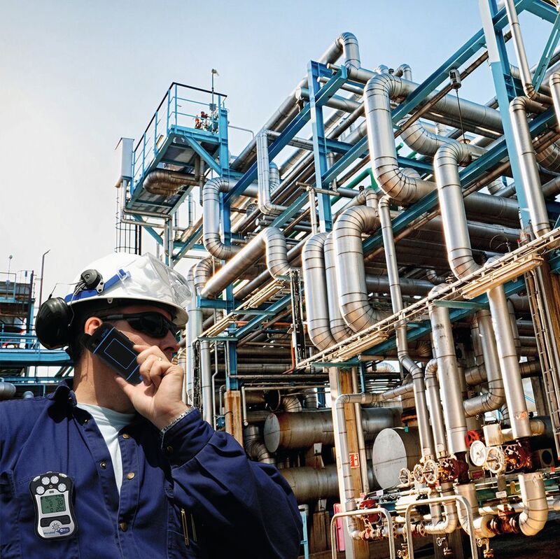 Der Gasdetektor Personal Gas Safety soll Mitarbeiter von industriellen Anlagen schützen.