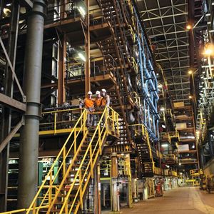 Die von Pilz umgebaute Anlage ist Teil der  Fallrohr-Kaltwalzanlage  von Arcelor Mittal Gent,  inklusive Ofen.(Bild:  Pilz)