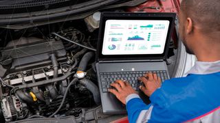 Seit über 20 Jahren unterstützt OEC die Automobilhersteller bei der Verbesserung ihrer Datenqualität.
 (OEC)