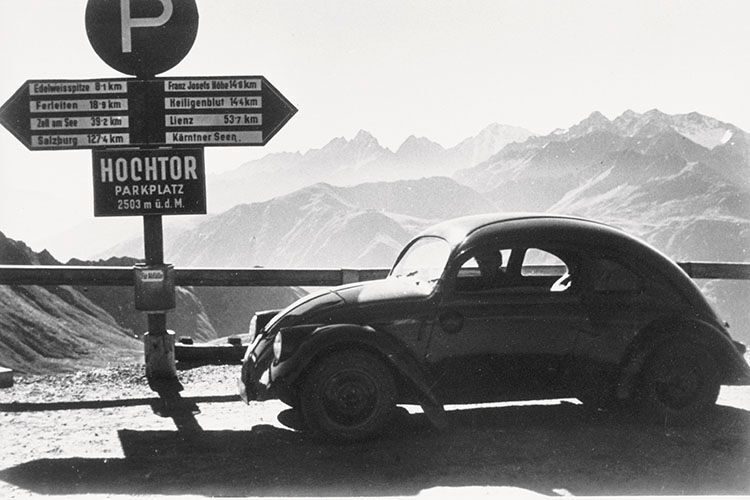 Der Käfer bei der Erprobung 1937. (VW)