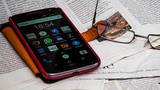 Ganz traditionell über Zeitung, Kontakte, Job-Messen oder doch lieber digital über die sozialen Netzwerke – wie sieht die Jobsuche bei jungen Talenten heute aus? (gemeinfrei)