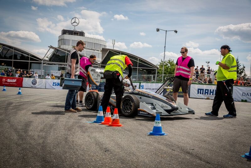 Bereits seit 10 Jahren kämpfen Studententeams aus aller Welt am Hockenheimring bei Formula Student Germany mit ihren selbstkonstruierten Rennboliden um den Sieg. (Formula Student Germany/)