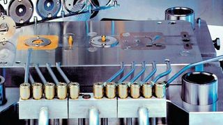 Das Feinschneiden erfordert einen aufwendigen und durchdachten Werkzeugbau, mit dem sich dann beste Ergebnisse erzielen lassen. (Schmid)