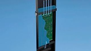 Zum Schutz elektronischer Komponenten, aber auch für Motorraumanwendungen geeignet: Die neue, schwarze Vergussmasse Delo-Duopox CR8031, die dauerhaft 180 °C Temperatur aushalte sowie Benzin und Öl die "kalte Schulter" zeige.  (Delo)