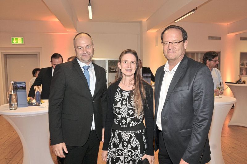 Franken willkommen: (v. li.) Christian Stettner (Nürnberger Versicherung), Susanne Tannenberger (Kfz-Gewerbe Bayern) und Stefan Schaller (Geschäftsführer Kfz-Innung Mittelfranken). (Bild: Zietz / »kfz-betrieb«)