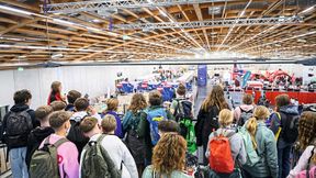 Die SkillQuest lädt Schülerer, Lehrlinge und junge Erwachsene am 21. April 2026 dazu ein, Industrieberufe hautnah zu erleben. (Bild: SkillsAustria | MaxSlovencik | Florian Wieser)