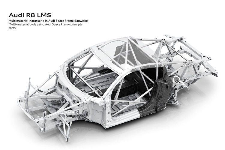Audi gelang es, die Umbaumaßnahmen durch eine enge technische Zusammenarbeit mit der Serienabteilung deutlich zu reduzieren, sodass der Umbauaufwand auf der Linie heute nur noch einige Stunden beträgt und nicht mehr einen ganzen Tag wie beim Vorgänger. (Audi)