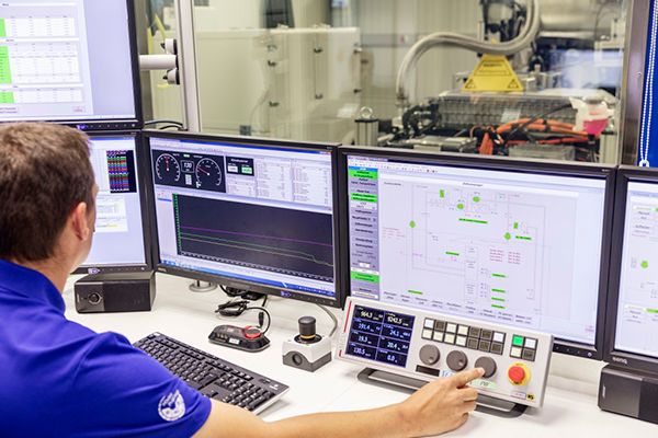 Exklusive Einblicke in die Entwicklung und Erprobung des GLC F-CELL: Die nächste Generation Brennstoffzellenfahrzeuge von Mercedes-Benz auf dem Weg zur Serienreife. (Daimler)