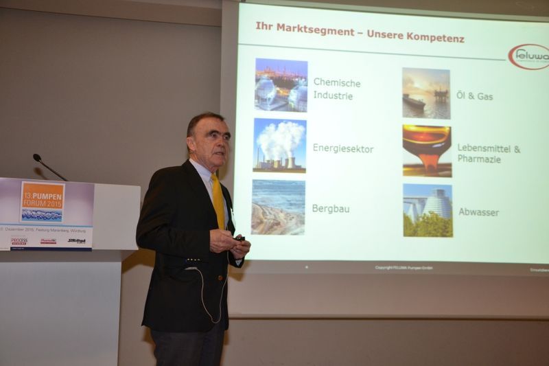 Heinz. M. Nägel, Feluwa, betonte ausdrücklich: „Es macht keinen Sinn von feststoffhaltigen Medien zu sprechen, ohne den Feststoff zu definieren“, und empfahl den Teilnehmern dringend, im Vorfeld rheologische Untersuchungen durchzuführen. Zudem stellte er eine spezielle Membranpumpe mit automatischer Kompensierung der Gasadsorption im Windkessel vor. (Bild: Bausewein/PROCESS)