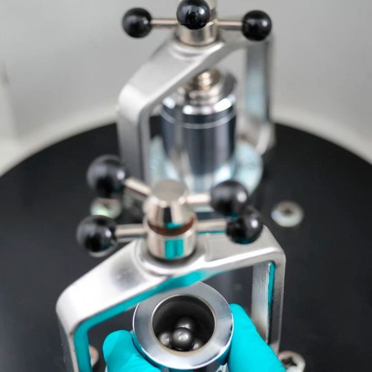 In der Mechanochemie steckt einiges an Nachhaltigkeitspotenzial für die Chemieindustrie.(Bild:  Frank Vinken)