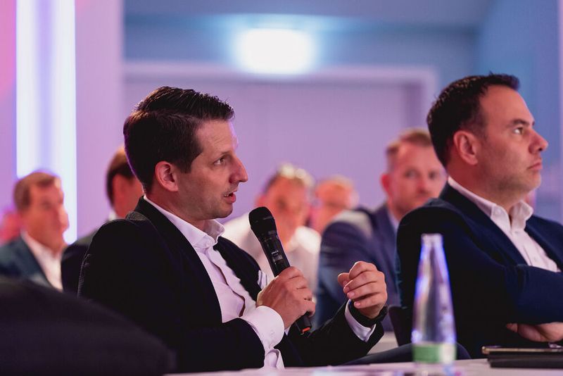 Der EMS-Tag 2024 in Würzburg bringt die Branche an einen Tisch, an dem Ideen und Lösungsansätze für Multikrisen diskutiert werden. (Bild: Stefan Bausewein)