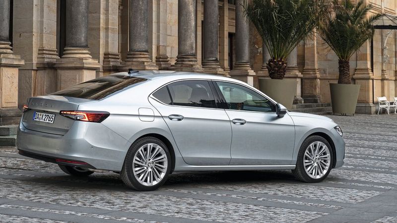 Der Superb ist auf den Punkt gebracht ein sehr gutes Auto geworden, das sich zurecht als Flaggschiff der Skoda-Palette bezeichnen darf. (Bild: Skoda)