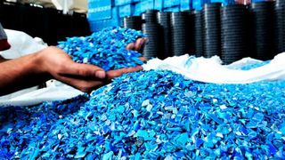 Viel zu schade zum Wegschmeißen, deshalb Kreislaufwirtschaft! Wie es der deutschen Kunststoffverarbeitungs-Branche geht und wo es hakelt, bilanzierte traditionell am Aschermittwoch wieder der GKV. Hier die wichtigsten Informationen. (Bild: Polymerfan)