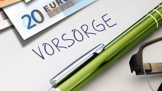 Die Altersvorsorge muss heute auf verschiedenen Standbeinen ruhen. (Bild: © Butch - Stock.adobe.com)