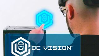 Der Data-Center-Techniker trägt die Hololens und startet die DC Vision App für das Inventarmanagement. Augmented Reality verbessert das Benutzererlebnis. (Bild: DC Smarter)