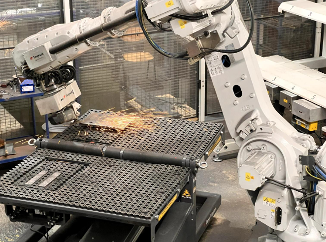 The interplay of horizontal and vertical grinding discs effortlessly creates a 2-mm radius with maximum efficiency.(Source:  Teqram)