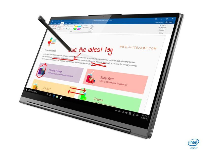 Die 14-Zoll-Version des Yoga C940 wiegt 1,35 kg und ist so noch gut als Tablet nutzbar. Der Stift besitzt eine „Garage“ im Convertible-Notebook und wird dort automatisch aufgeladen. (Lenovo)