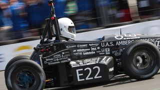 Die Fahrzeuge der Formula Student genügen jederzeit professionellen Ansprüchen an Fahrzeugbau und Motorsport. (Bild: OTH Amberg-Weiden)