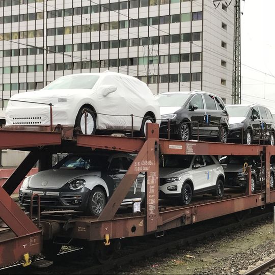 Am Dienstag könnten die Weichen für oder gegen eine staatliche Autokaufprämie gestellt werden.(Bild:  Seyerlein/»kfz-betrieb«)